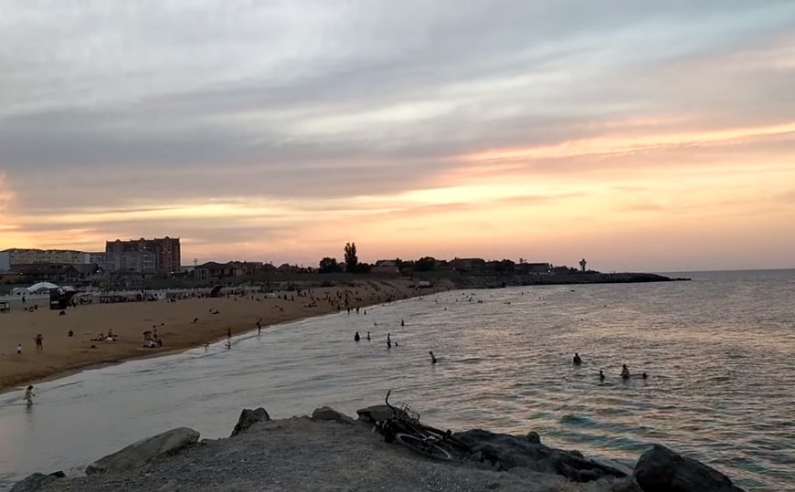 центральный пляж каспийска